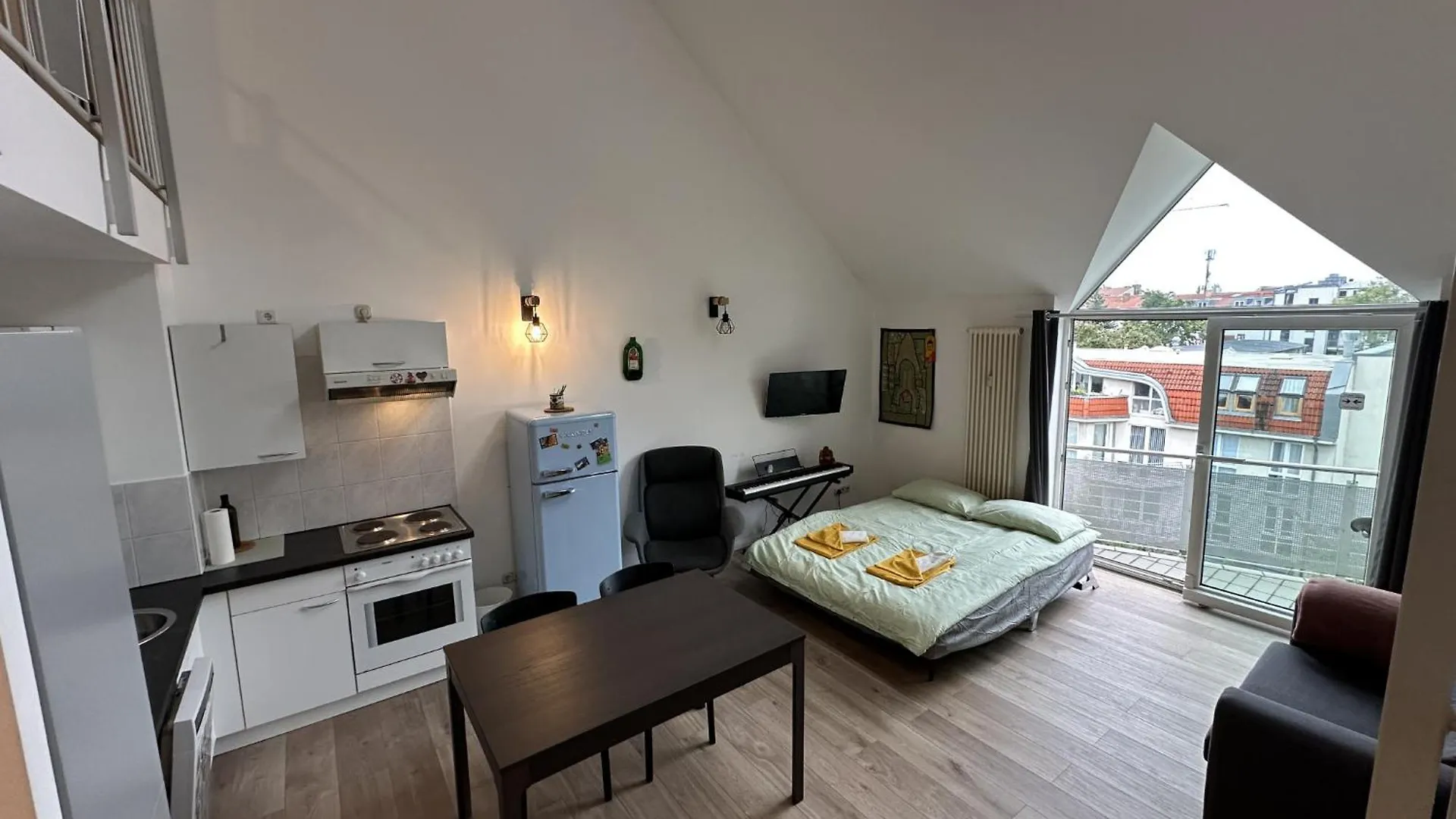 Inspiring, Bright Loft - Garage, Wifi, Bicycle Apartment Berlin